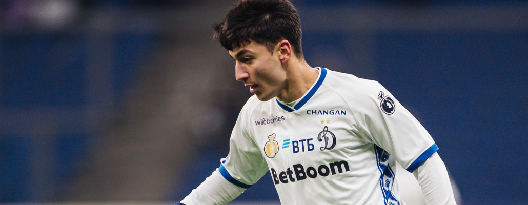 Бабаев, которым интересуется «Спартак», не летит на сборы с «Динамо» и удален из командного чата