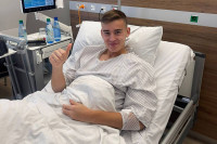 Дмитрий Александров успешно перенёс операцию на правом колене