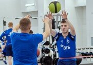 Тренировки в тренажерном зале